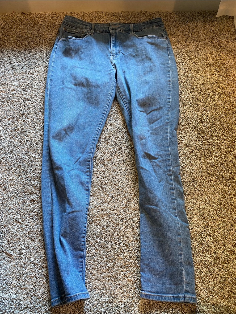 Levi's Classic Women's Blue Jeans - US 33